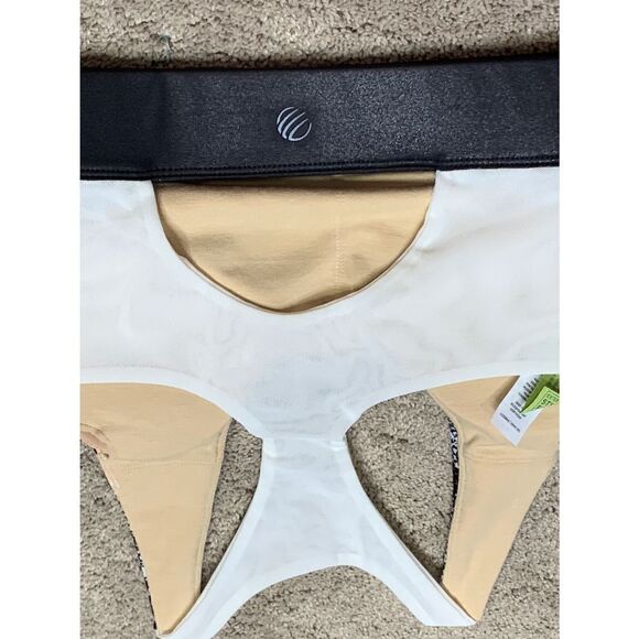 New. MPG snake print sports bra. Fits size 4 manikin - Picture 6 of 11